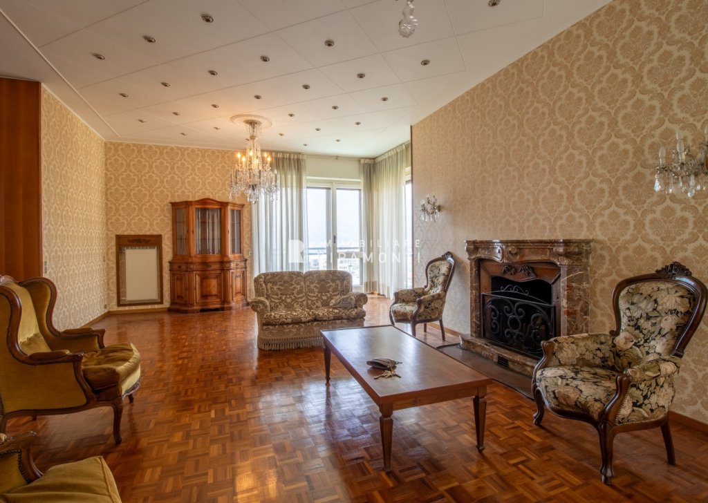 Villa in vendita  corso Bergamo 32, Lecco, località Maggianico/ S.Ambrogio