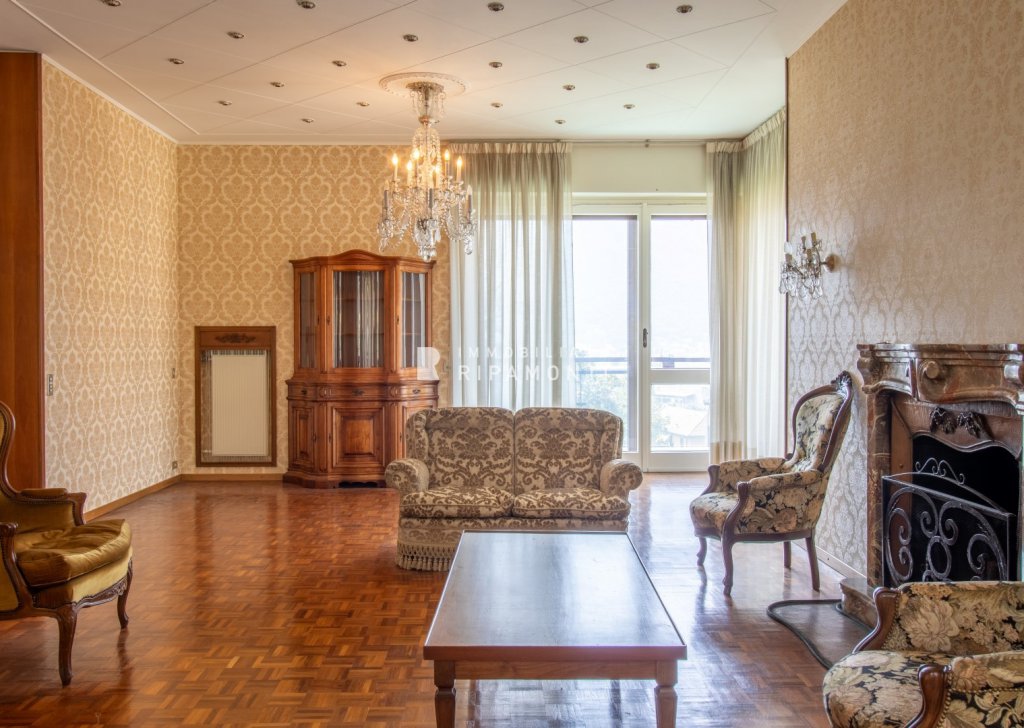 Villa in vendita  corso Bergamo 32, Lecco, località Centro
